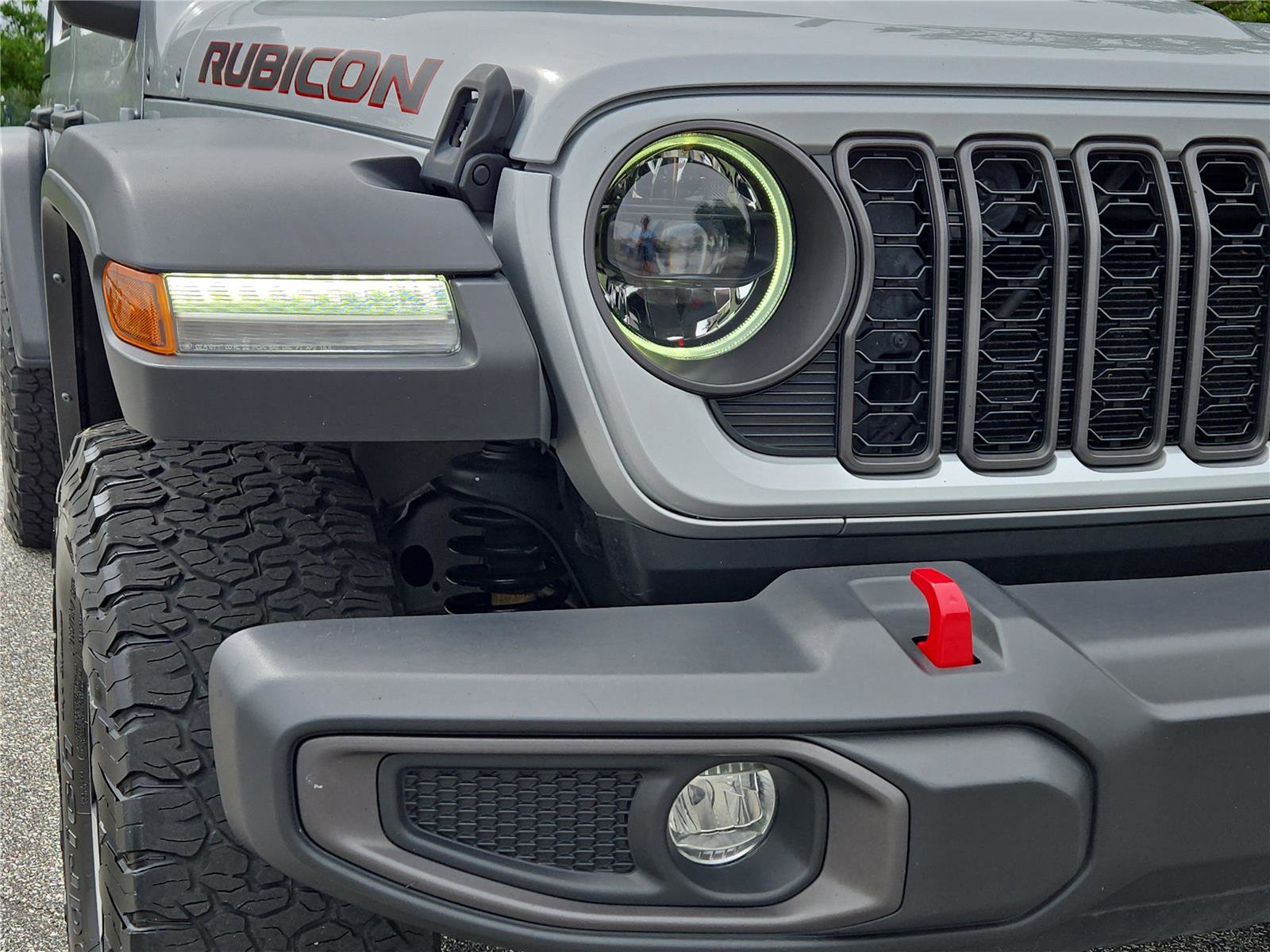 Used 2024 Jeep Wrangler Unlimited Rubicon image 3