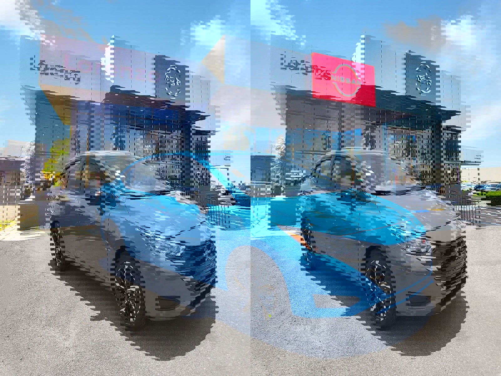 New 2025 Nissan Versa SR w/ Trunk Package image 3