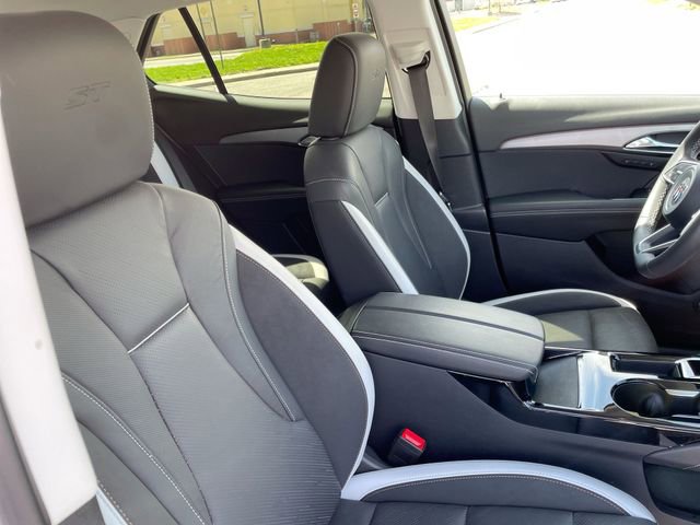 Used 2025 Buick Envision Sport Touring image 16