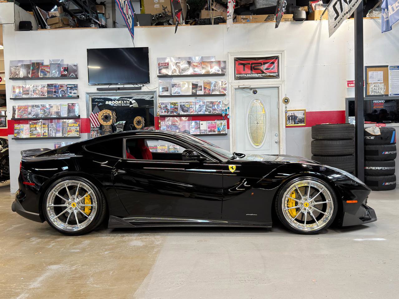 Used 2013 Ferrari F12 Berlinetta RWD image 4