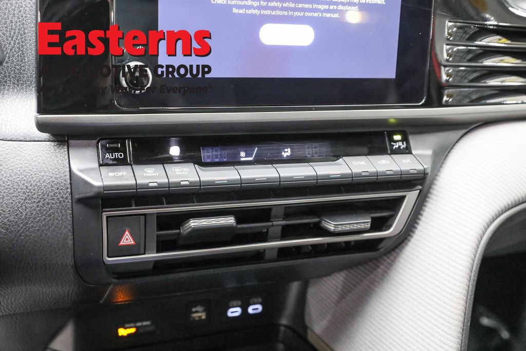 Used 2025 Toyota Camry SE w/ Convenience Package AWD/4WD image 19
