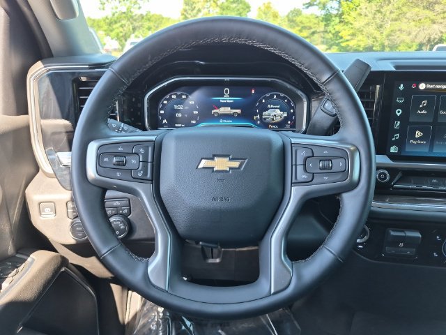 Used 2025 Chevrolet Silverado 1500 LT AWD/4WD image 31