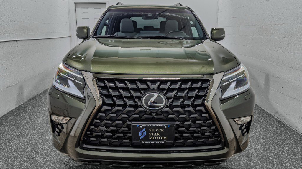 Used 2023 Lexus GX 460 image 3