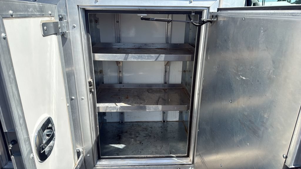 Used 2016 Chevrolet Express 3500 RWD image 15