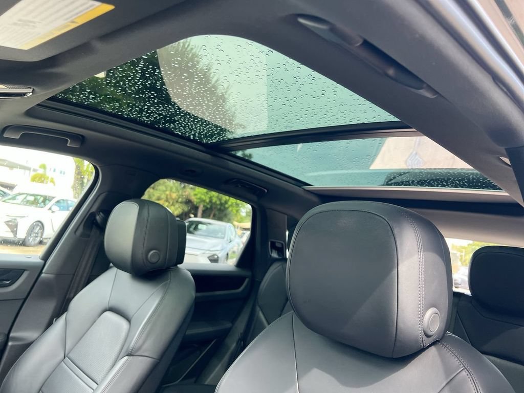 Used 2022 Porsche Cayenne w/ Premium Package AWD/4WD image 19
