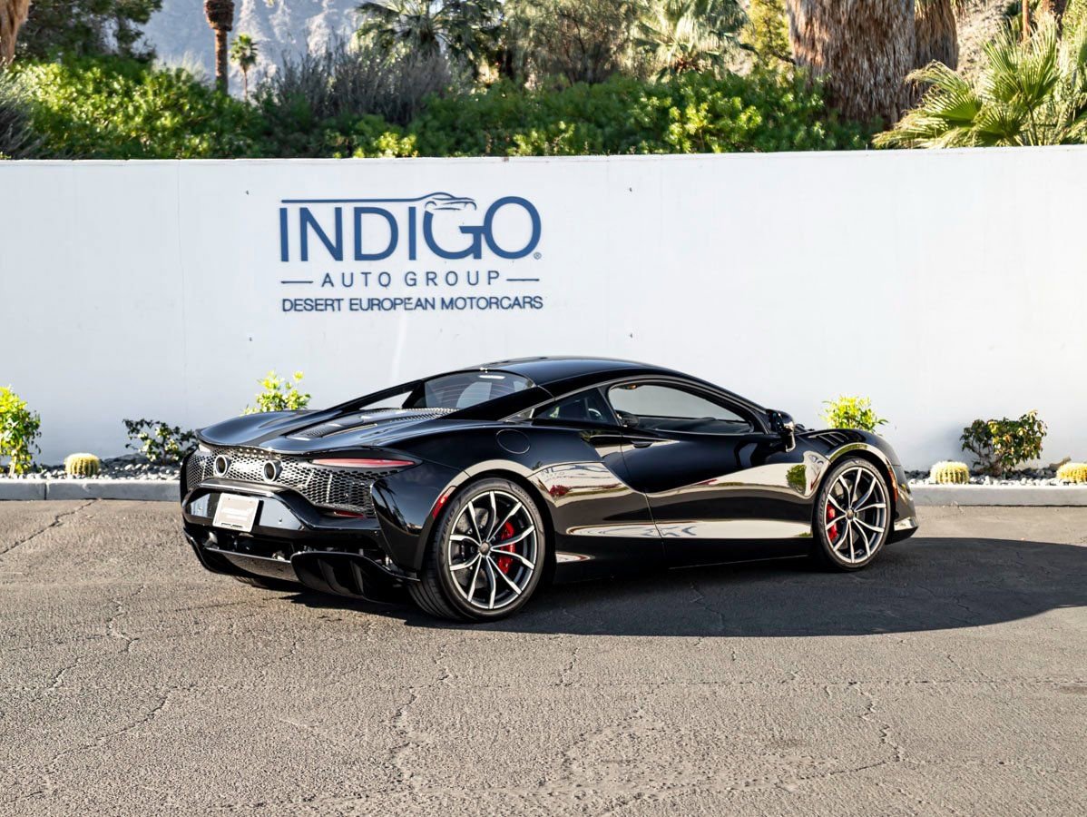 Used 2025 McLaren Artura image 6