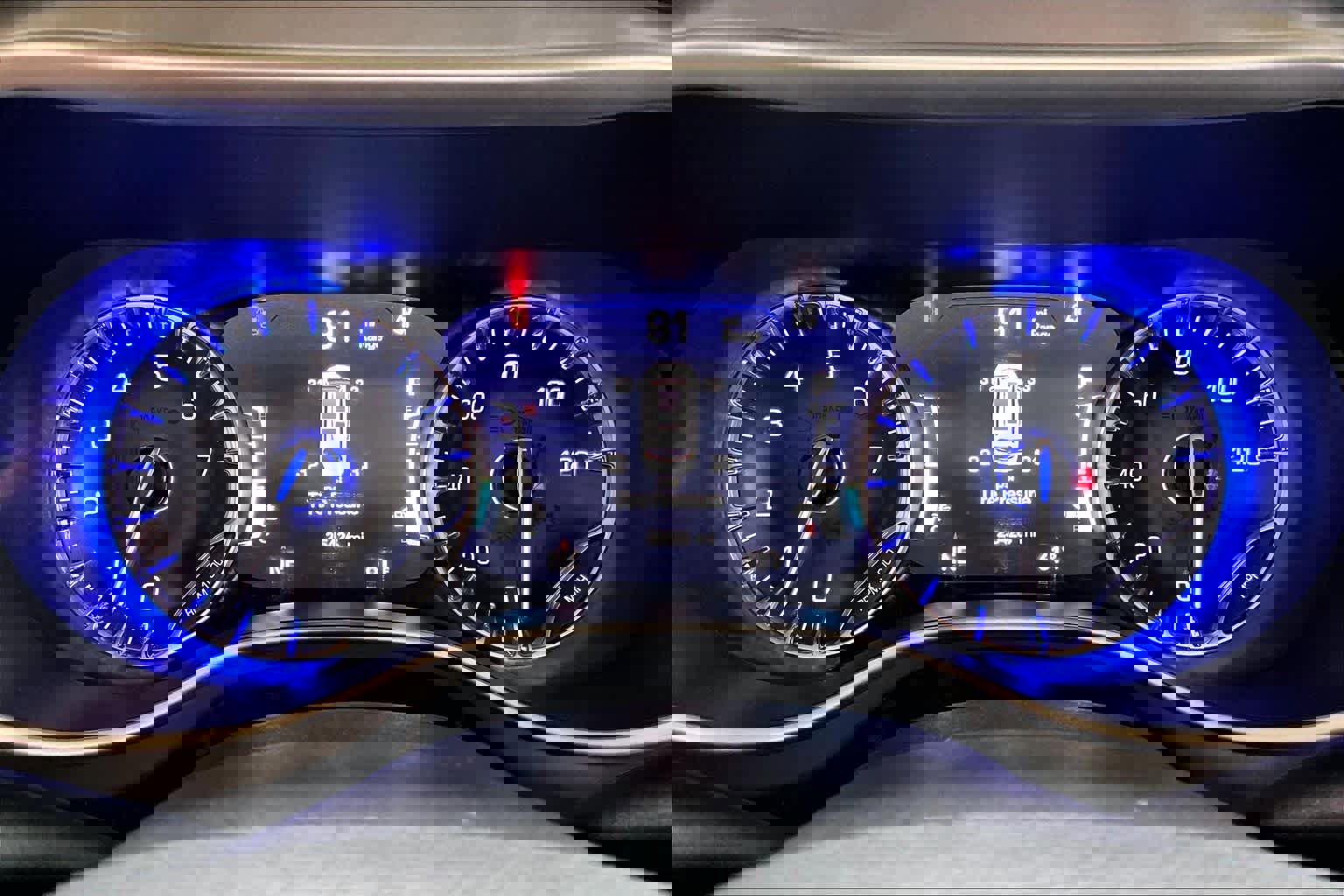 Used 2025 Chrysler Pacifica Select image 23