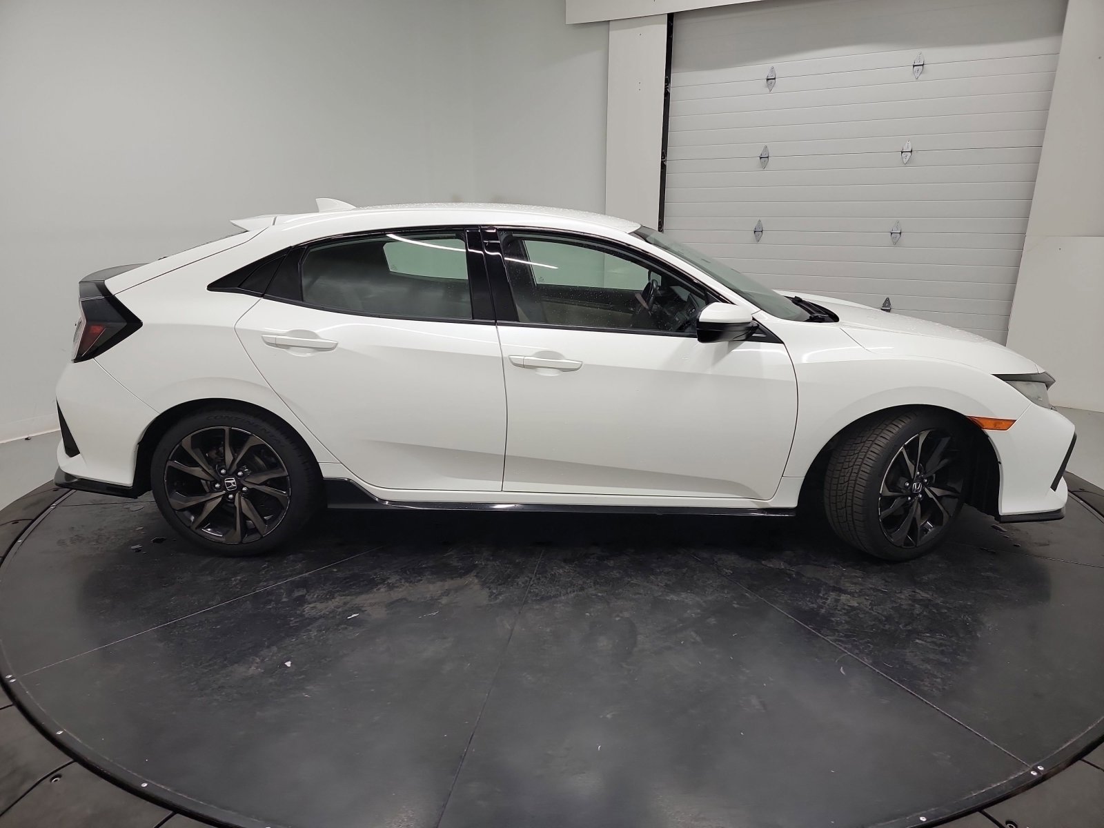 Used 2018 Honda Civic Sport image 11
