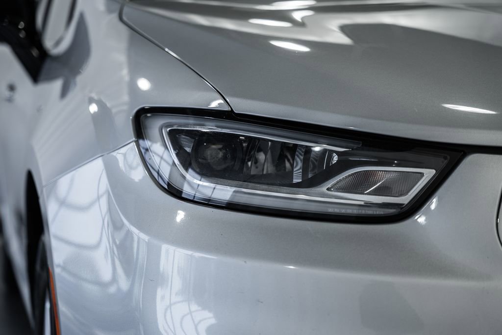Certified 2024 Chrysler Pacifica Touring-L image 14