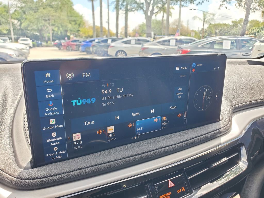 Used 2025 Acura MDX FWD image 32