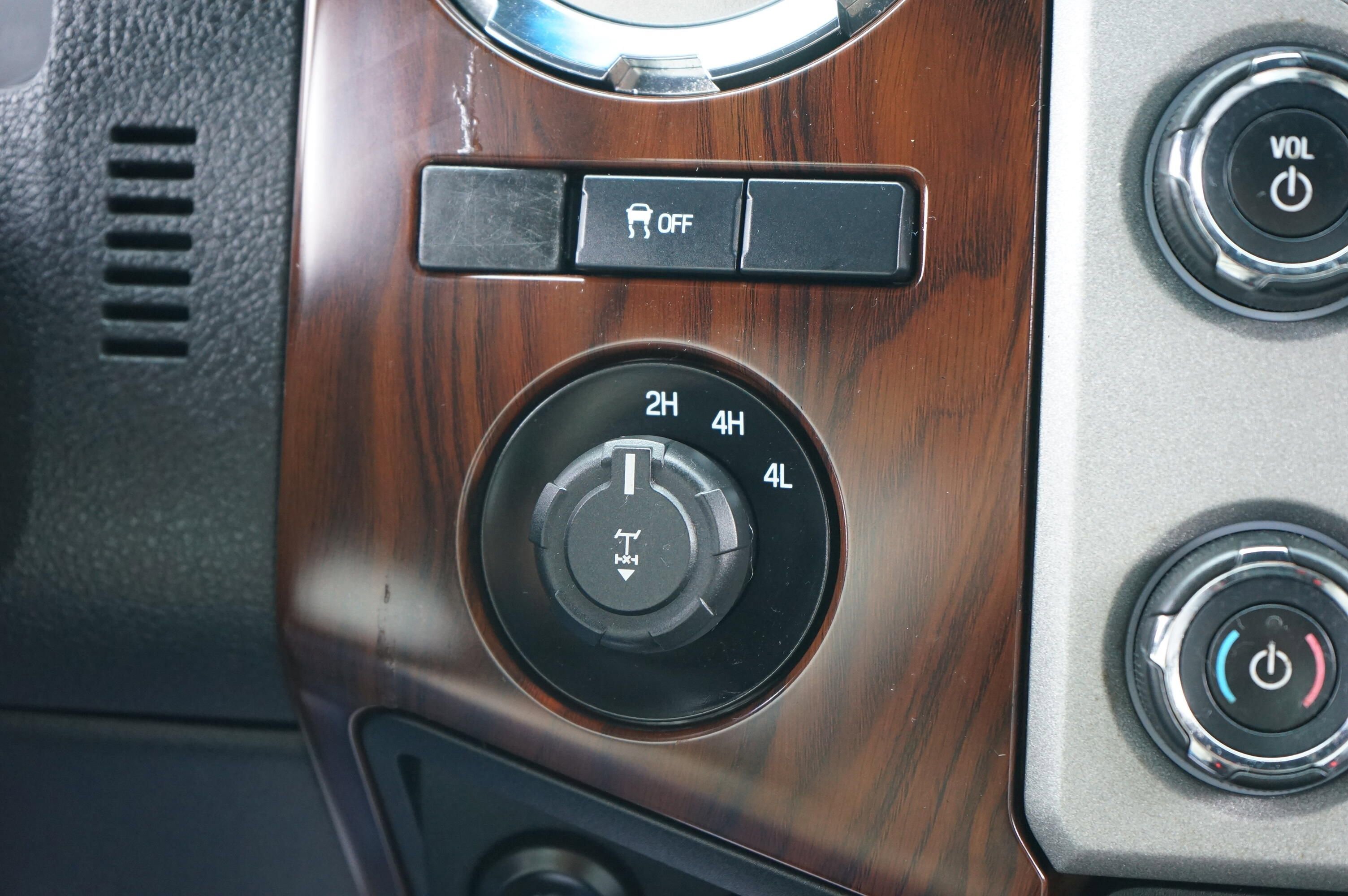 Used 2015 Ford F350 Lariat w/ Camper Package AWD/4WD image 22