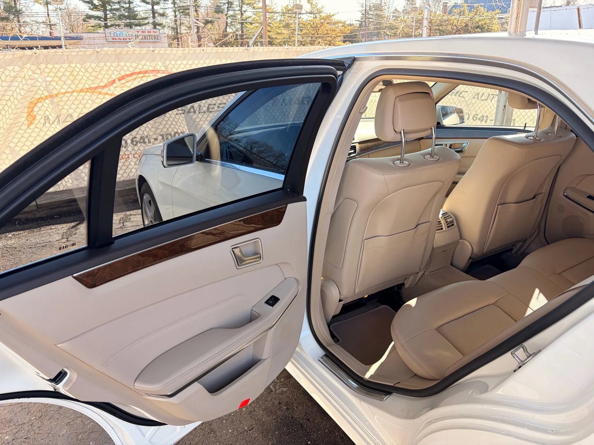 Used 2015 Mercedes-Benz E 350 4MATIC Sedan image 66