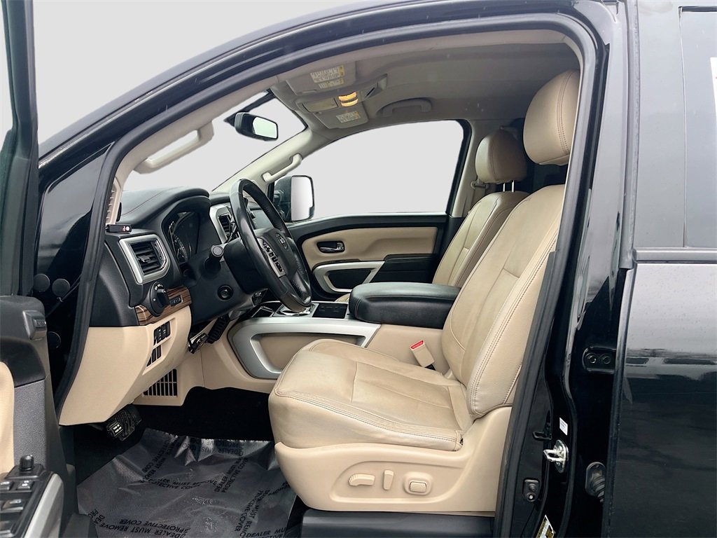 Used 2016 Nissan Titan SL image 22