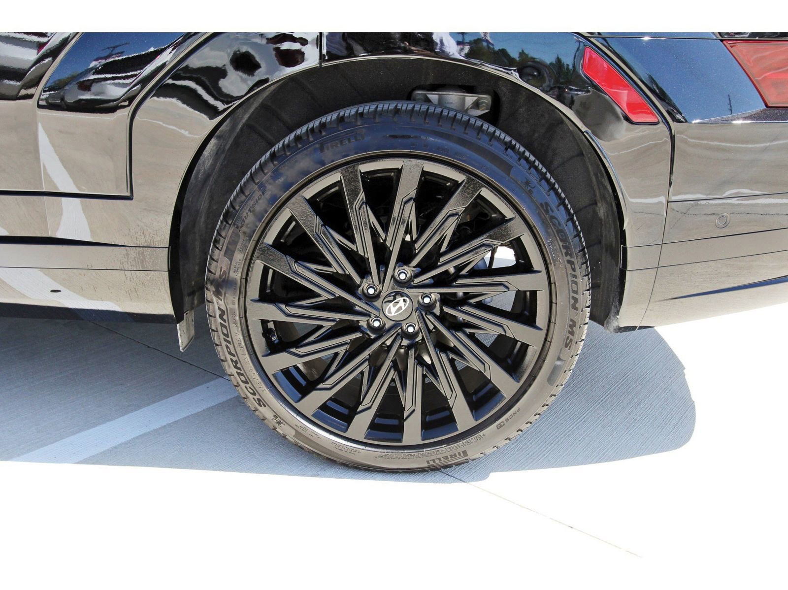 Used 2024 Hyundai Santa Fe Calligraphy image 30