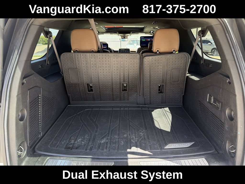 Used 2024 Chevrolet Suburban High Country w/ Advanced Technology Package AWD/4WD image 23