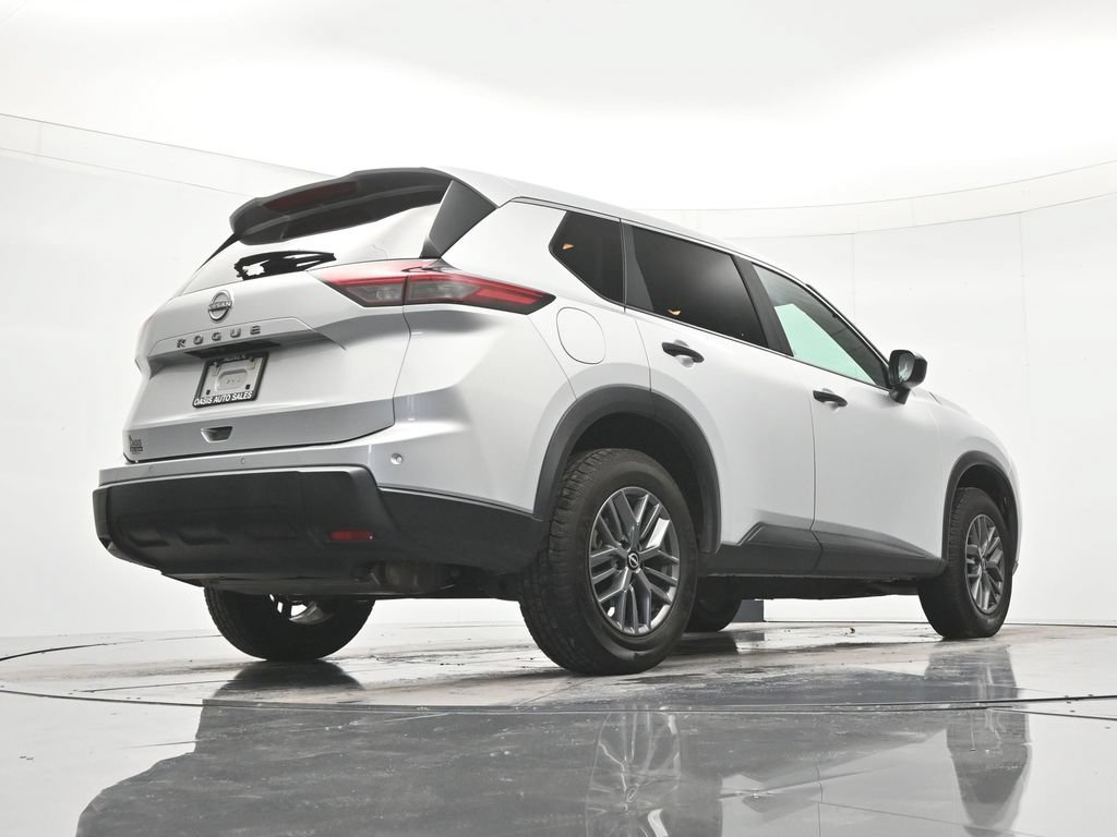 Used 2024 Nissan Rogue S FWD image 39