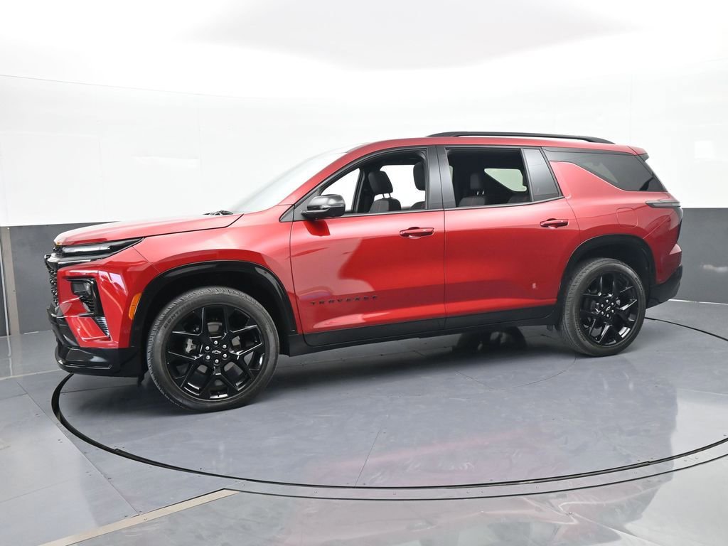 Used 2024 Chevrolet Traverse RS image 2