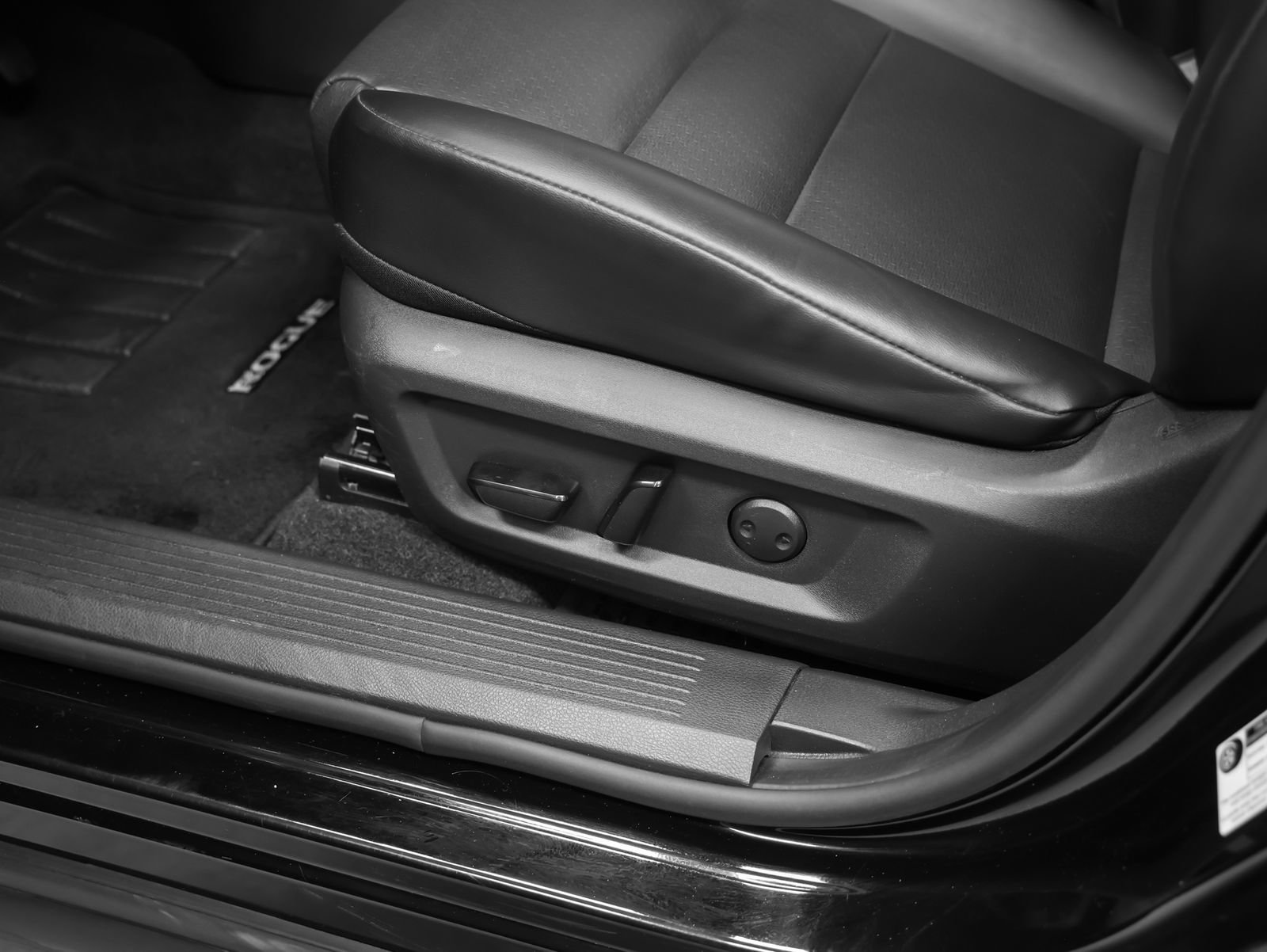 Used 2022 Nissan Rogue SV w/ SV Premium Package image 28