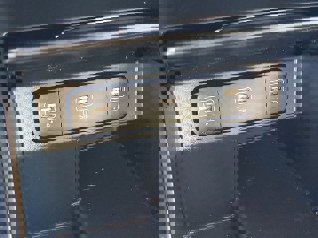 Used 2022 Kia Sorento S image 26