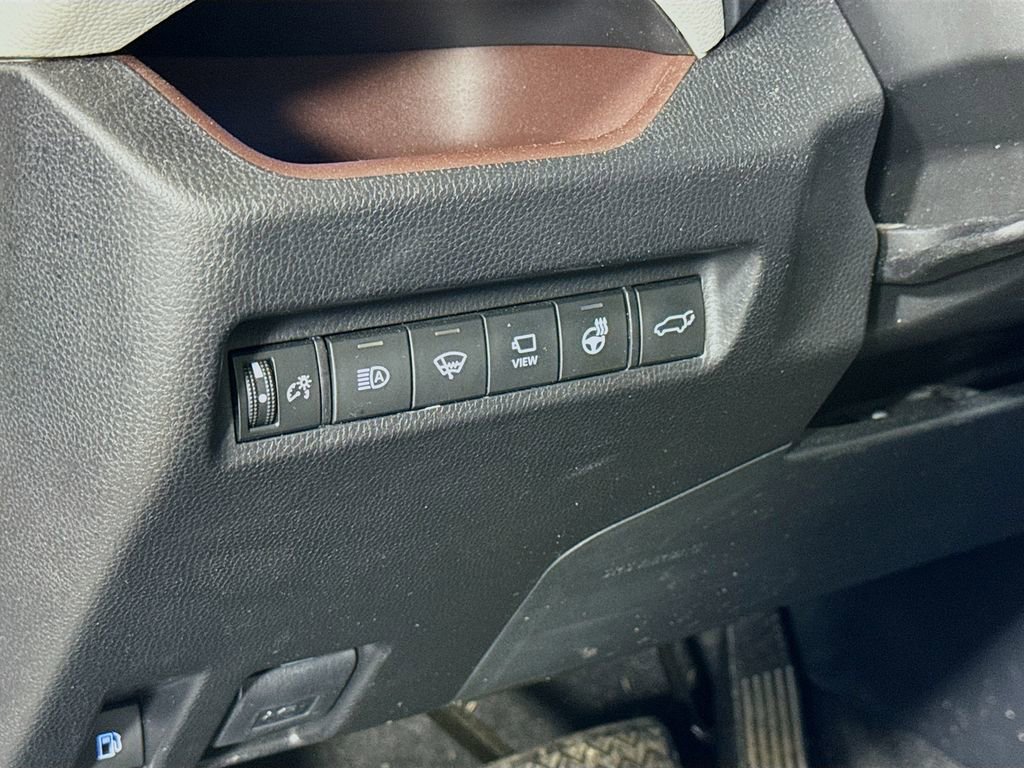 Used 2021 Toyota RAV4 Limited image 10