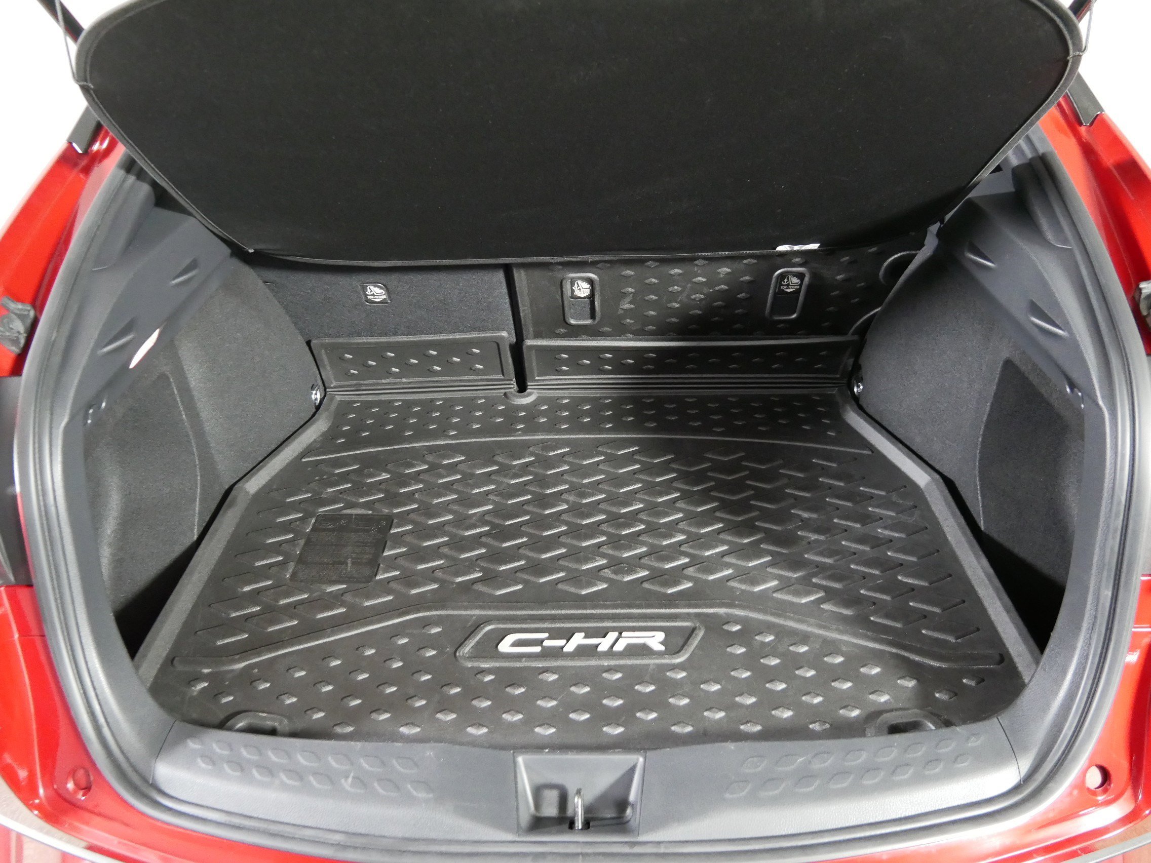 Used 2020 Toyota C-HR XLE FWD image 18