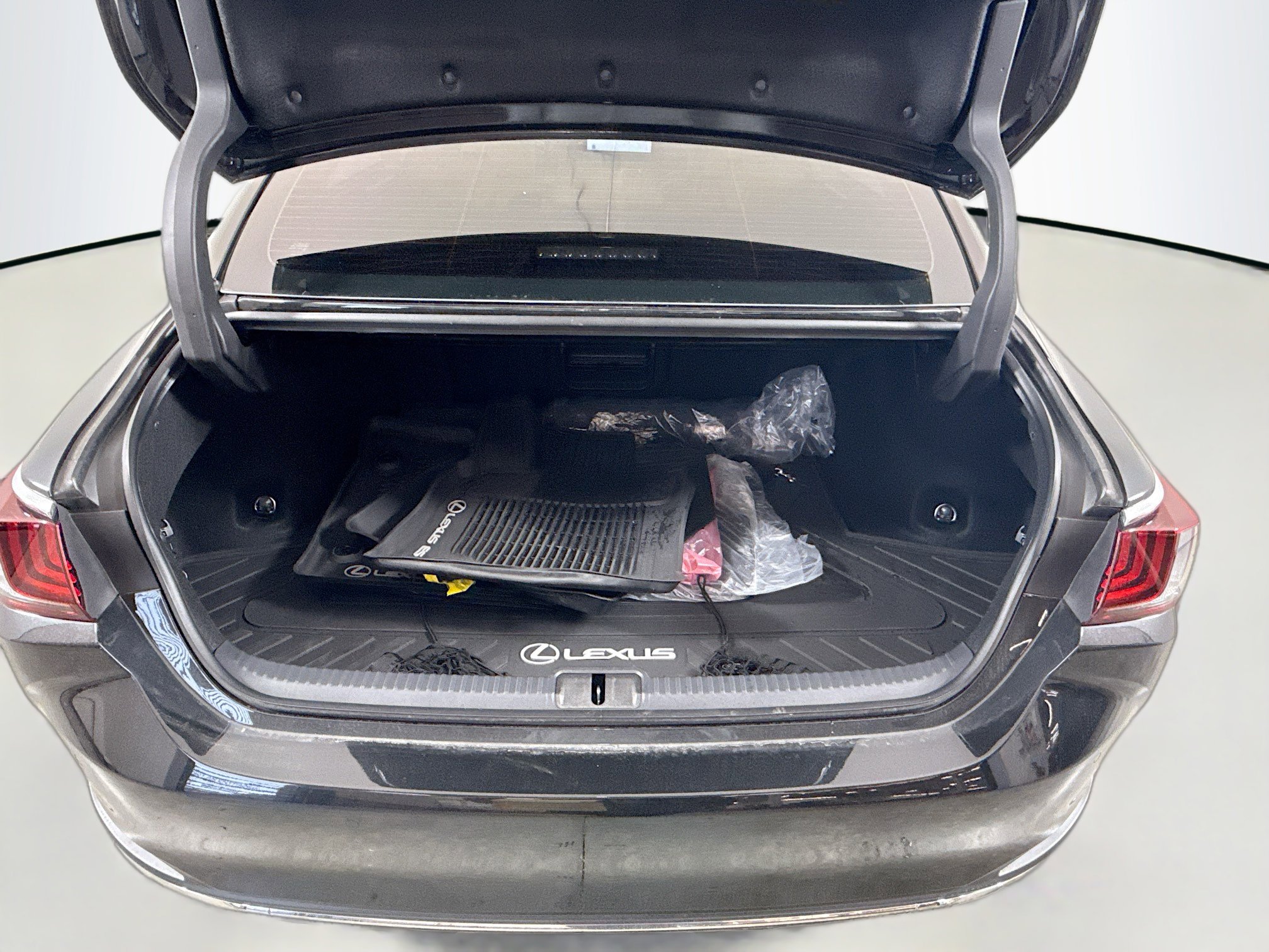 Used 2025 Lexus ES 300h w/ Premium Package image 25