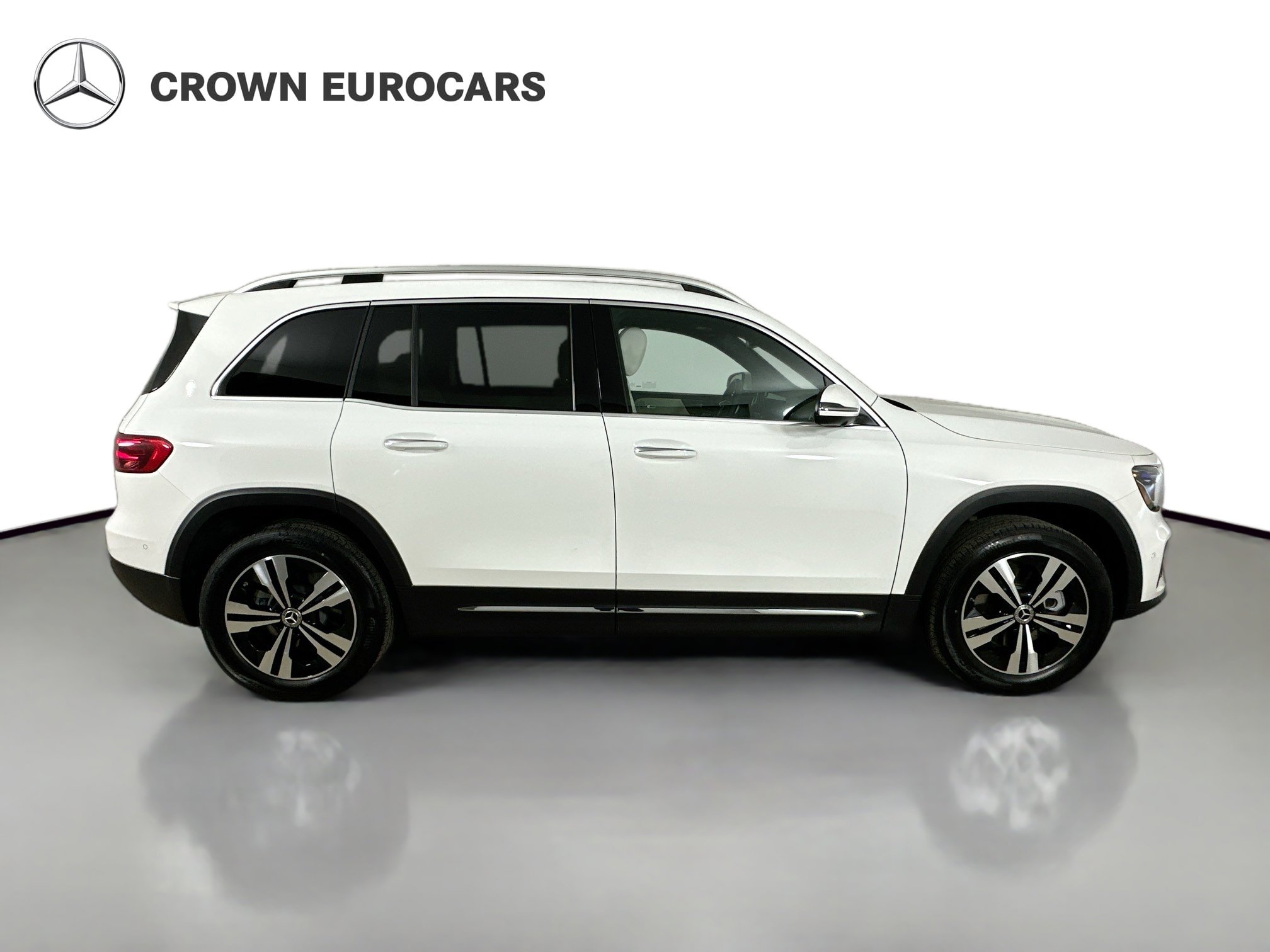 Used 2026 Mercedes-Benz GLB 250 4MATIC image 4
