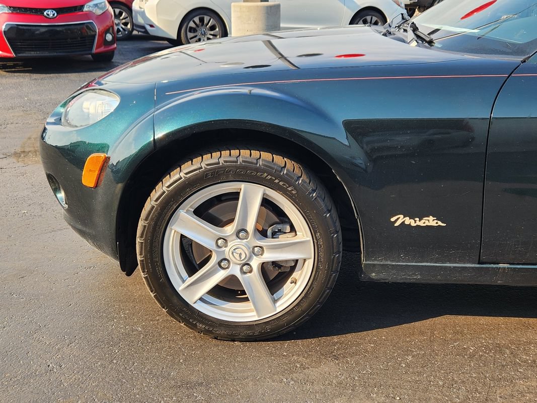 Used 2008 MAZDA MX-5 Miata Sport RWD image 11