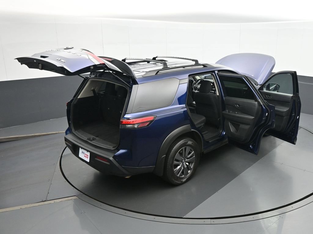 Used 2024 Nissan Pathfinder SV image 38