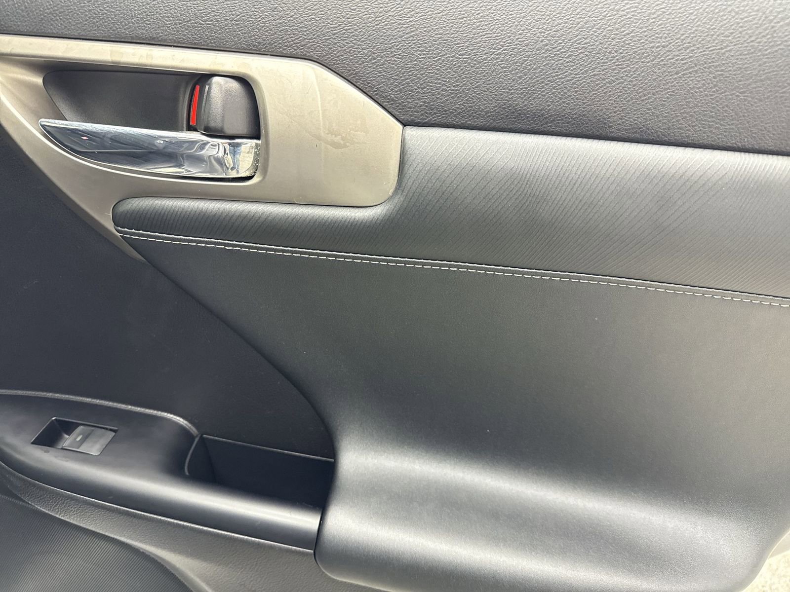 Used 2014 Lexus CT 200h image 35