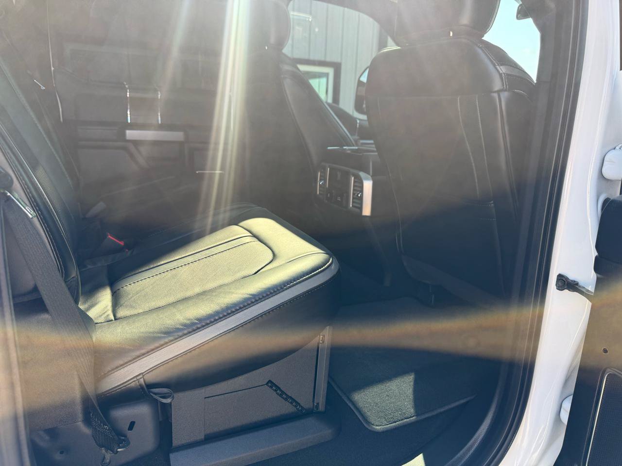 Used 2019 Ford F350 Platinum w/ Platinum Ultimate Package AWD/4WD image 19