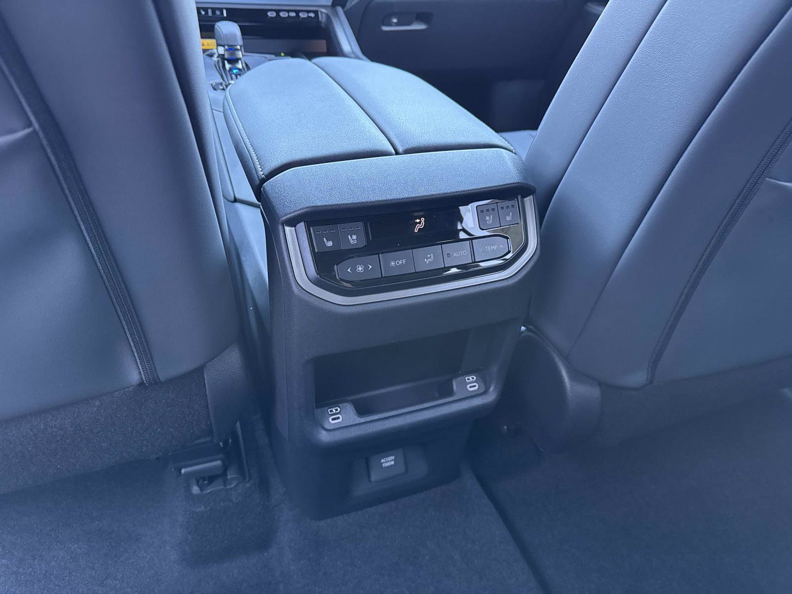 New 2026 Lexus TX 500h AWD image 15