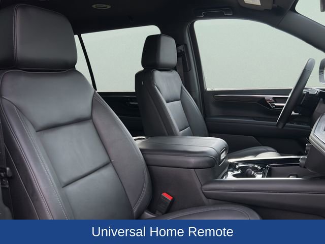 Used 2025 Chevrolet Suburban Z71 AWD/4WD image 20