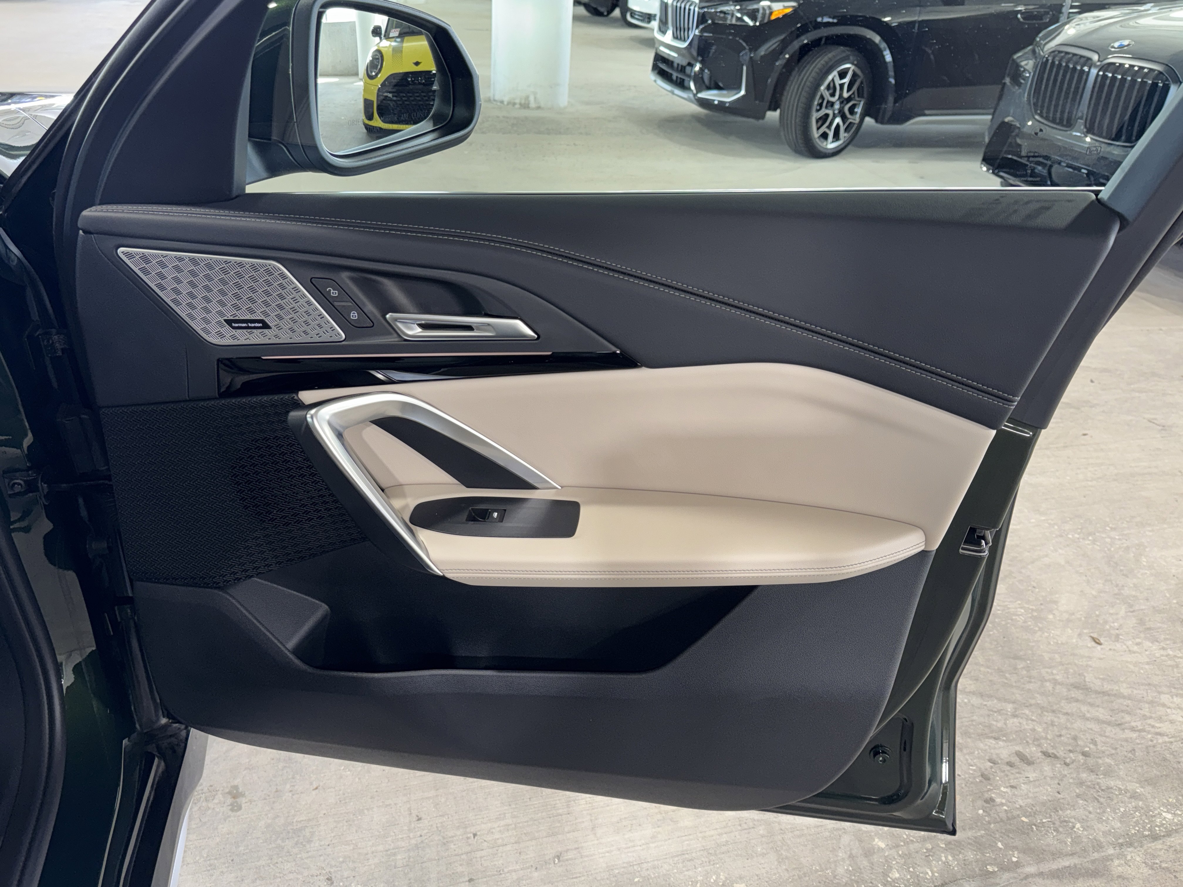 Certified 2025 BMW X1 xDrive28i w/ Premium Package image 9