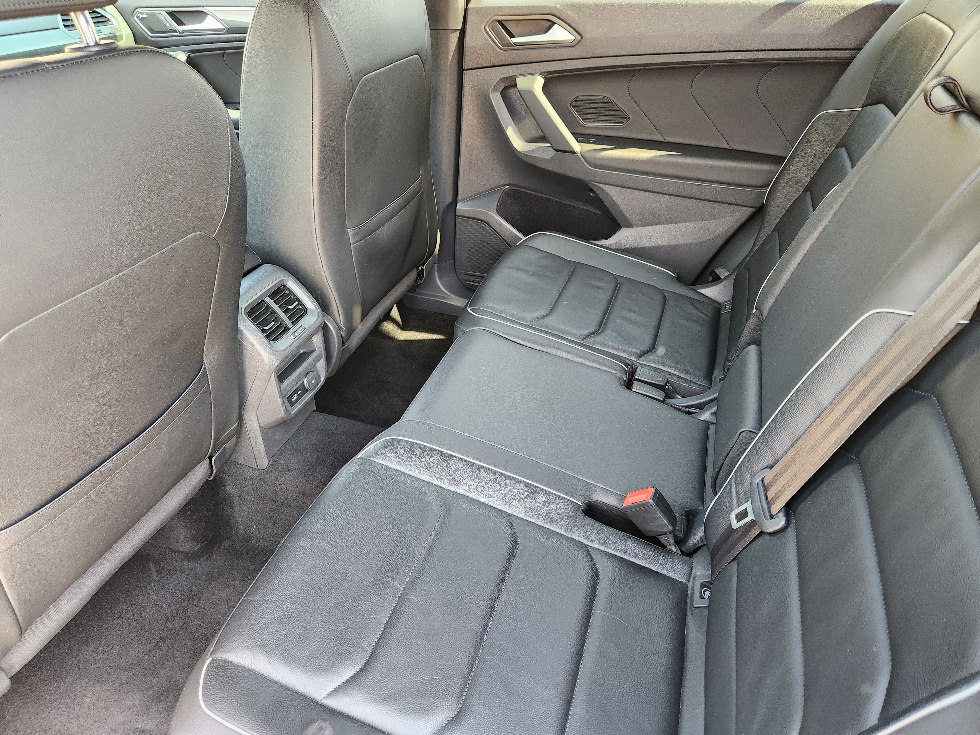 Used 2019 Volkswagen Tiguan SEL Premium image 30