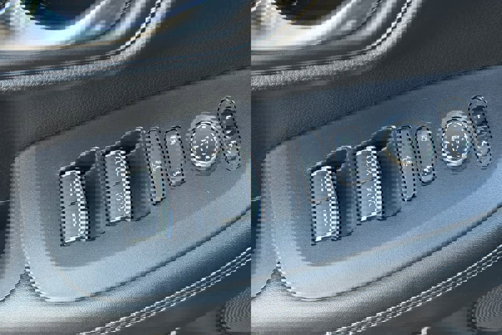 Used 2025 Honda HR-V EX-L image 15