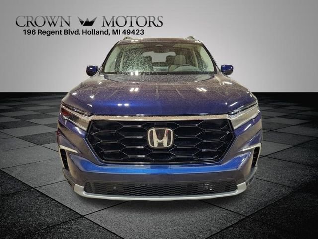 Certified 2025 Honda Pilot Touring image 8