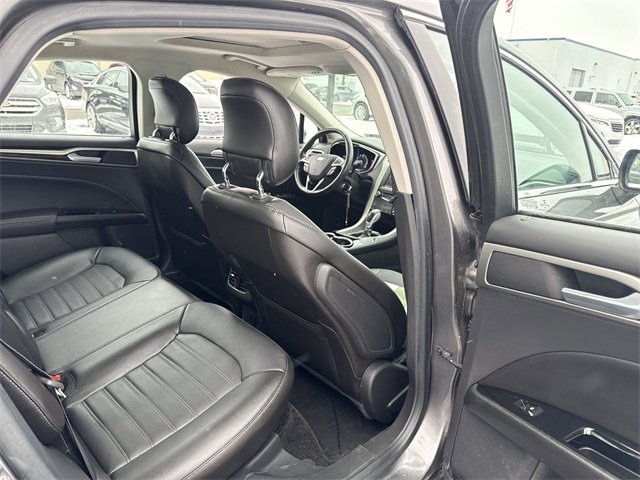 Used 2014 Ford Fusion SE w/ Equipment Group 202A image 18