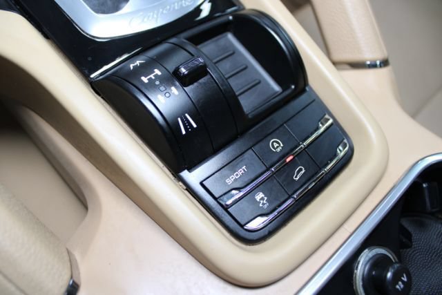 Used 2013 Porsche Cayenne AWD/4WD image 17