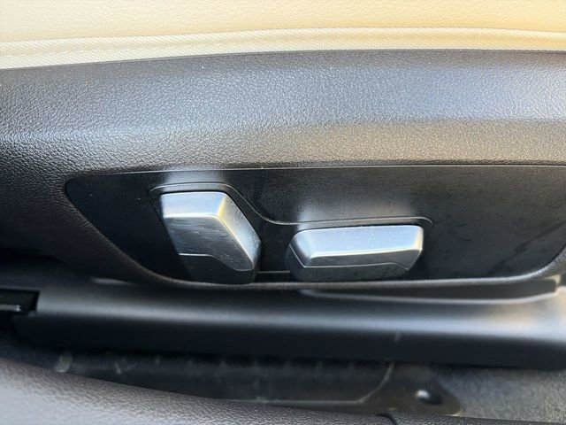 Used 2023 BMW 330i Sedan w/ Driving Assistance Package image 12