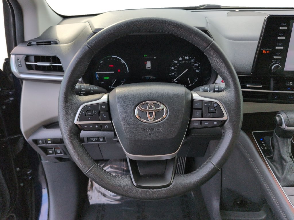 Used 2024 Toyota Sienna XLE FWD image 12
