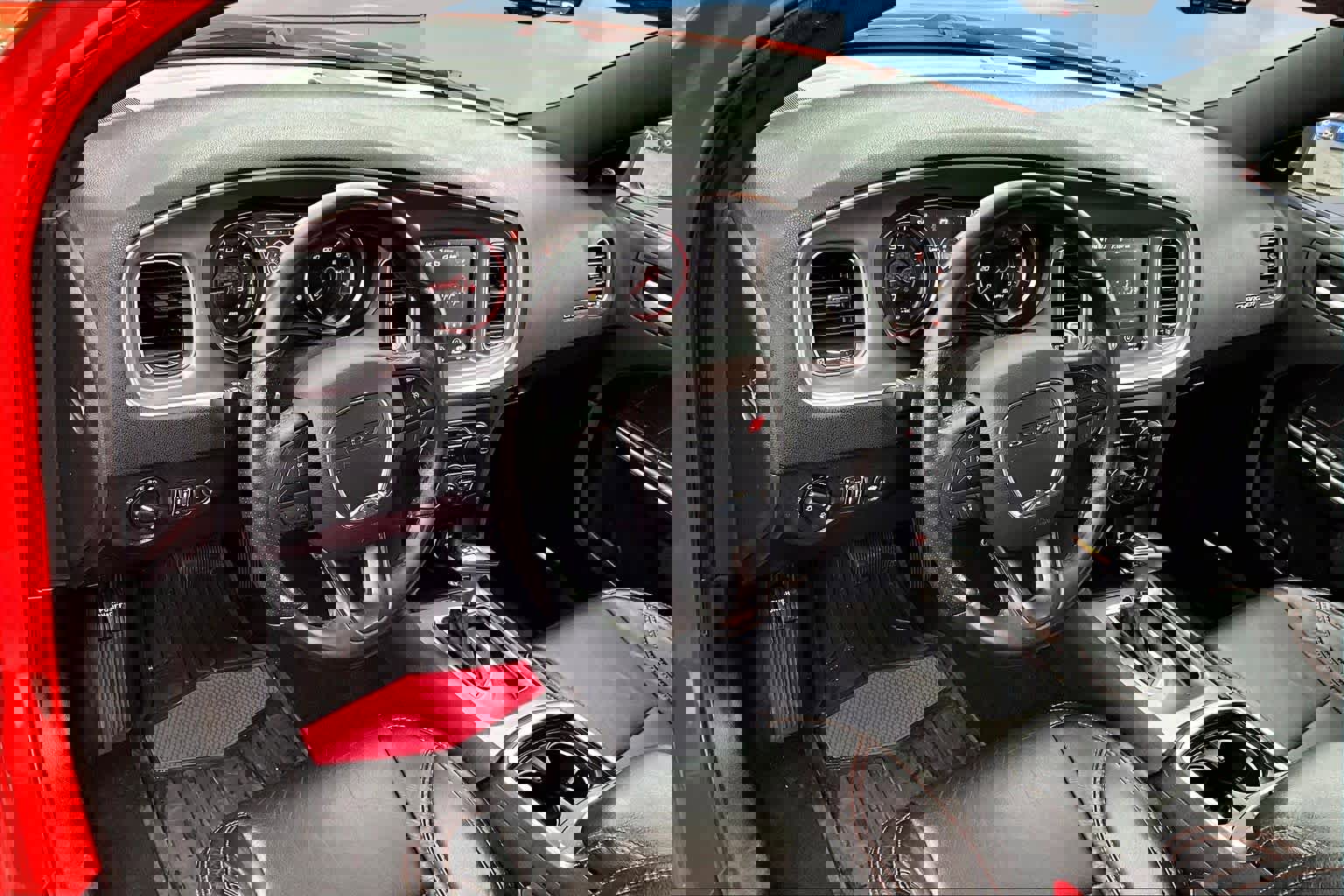 Used 2019 Dodge Charger R/T image 2