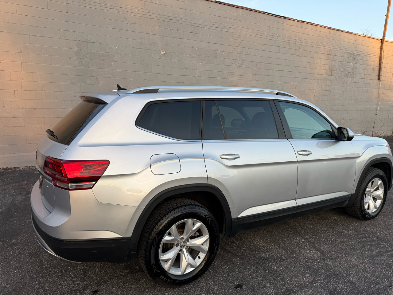 Used 2018 Volkswagen Atlas SE image 6