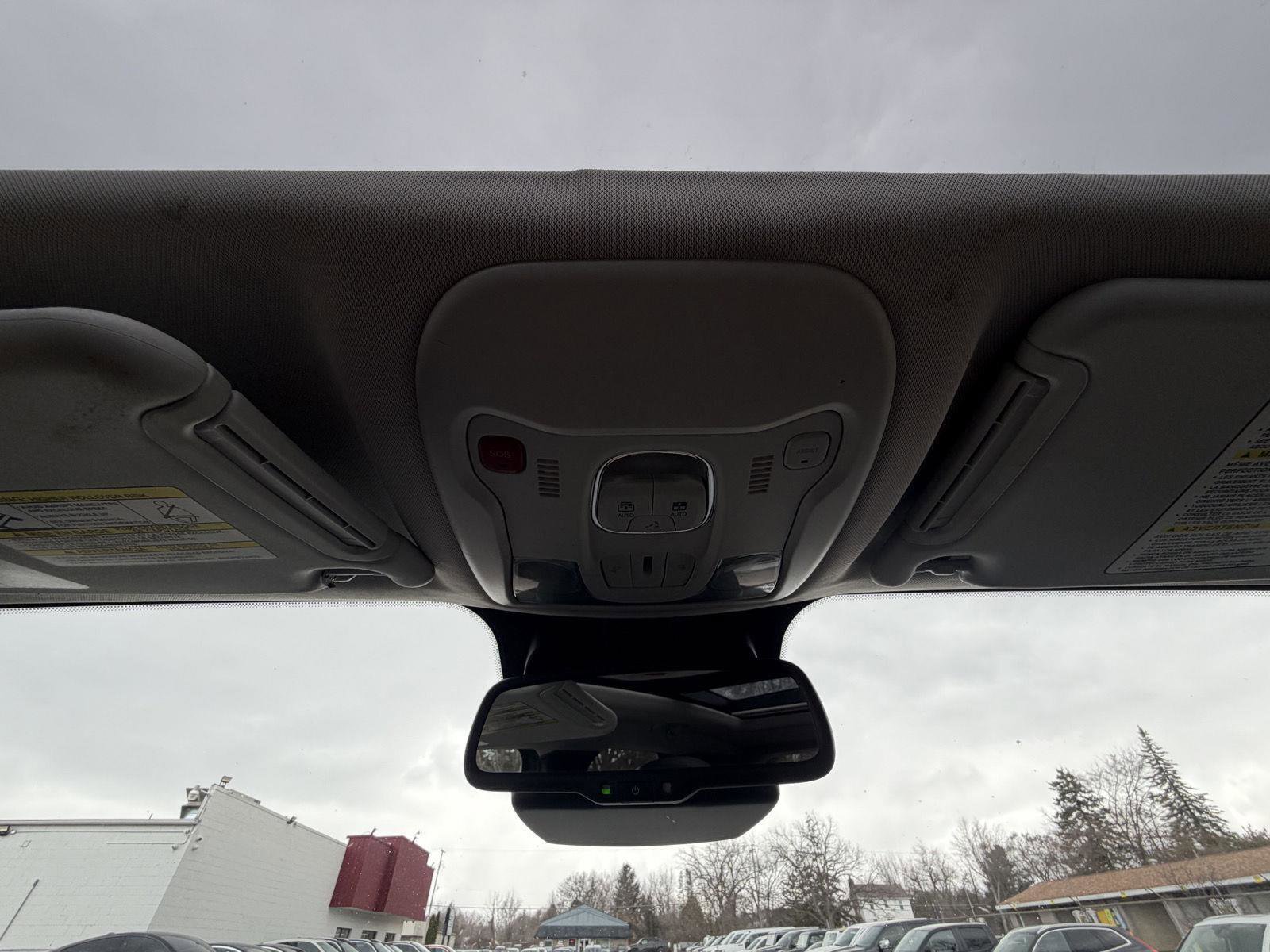 Used 2020 Jeep Renegade Limited image 17