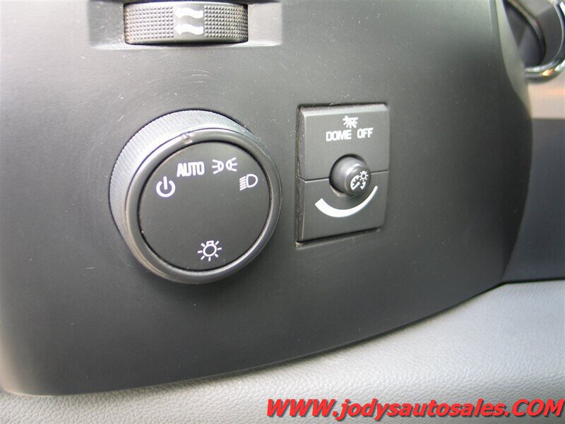 Used 2008 Chevrolet Silverado 3500 W/T AWD/4WD image 6