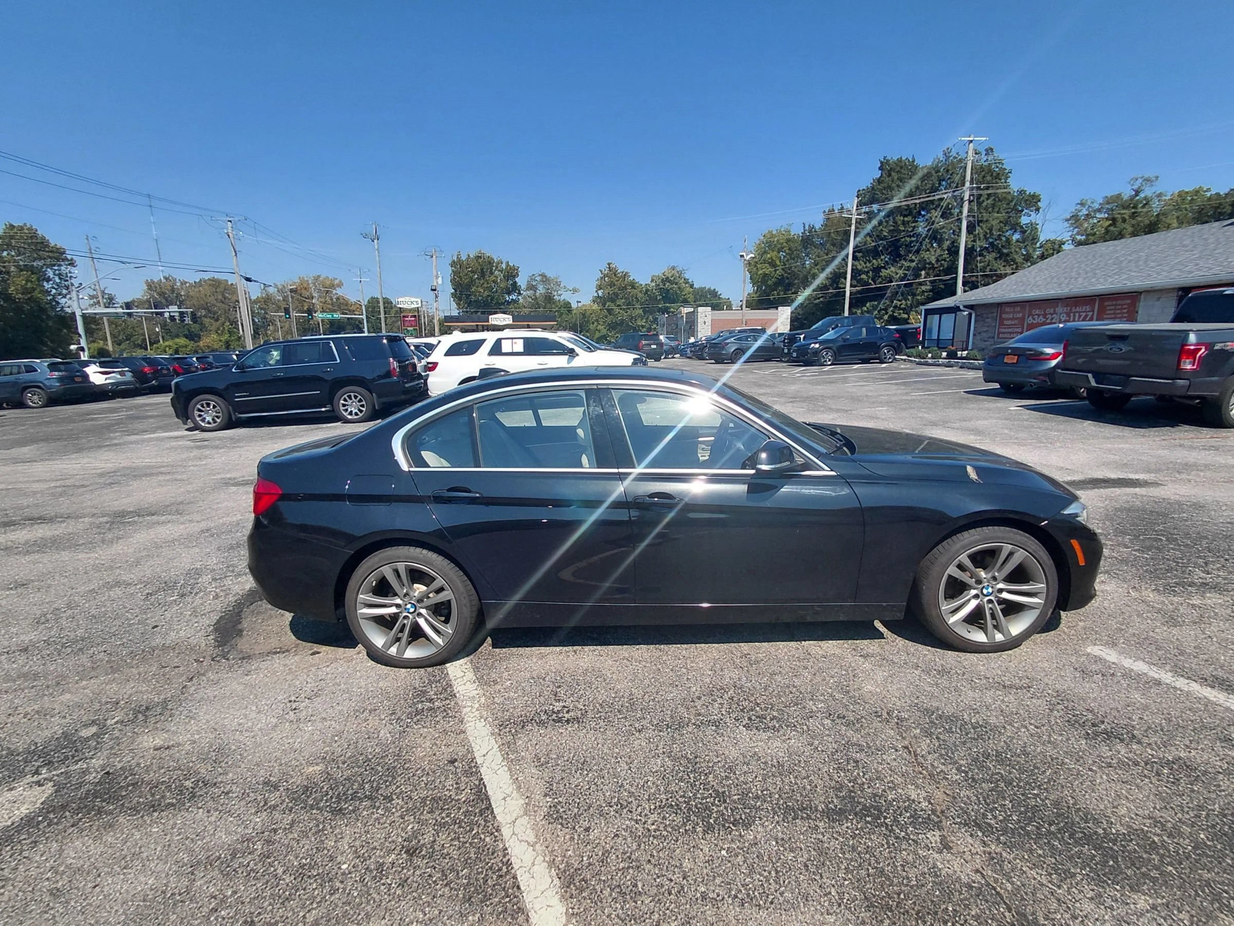 Used 2017 BMW 330i xDrive Sedan AWD/4WD image 6