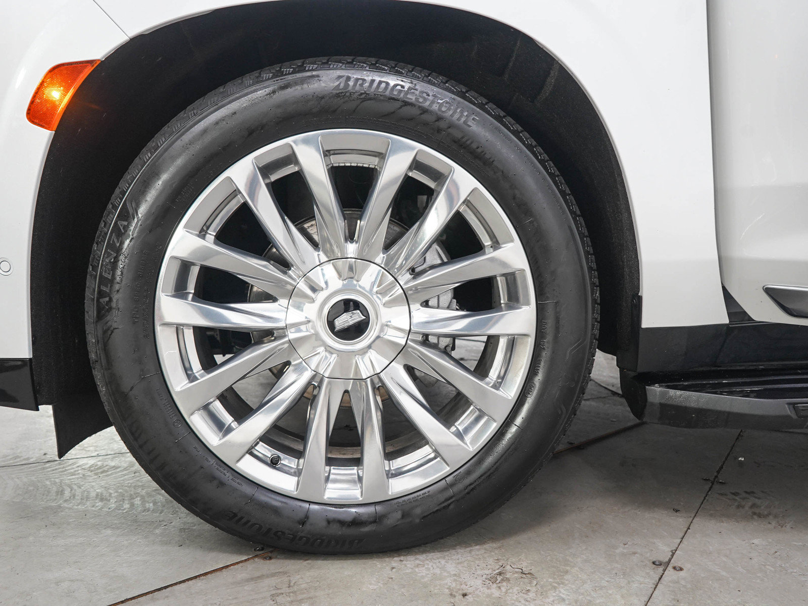 Used 2024 Cadillac Escalade Premium Luxury w/ Performance Package AWD/4WD image 33