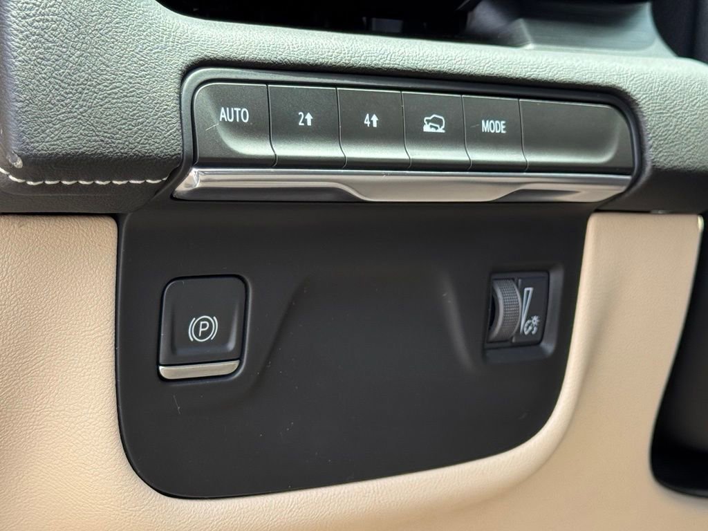 Certified 2023 Cadillac Escalade Premium Luxury w/ LPO, Floor Liner Package AWD/4WD image 23