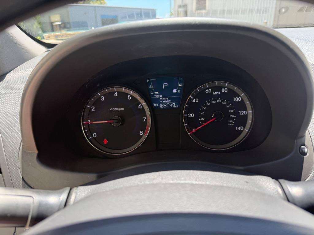 Used 2012 Hyundai Accent GLS w/ Premium Pkg 3 FWD image 9