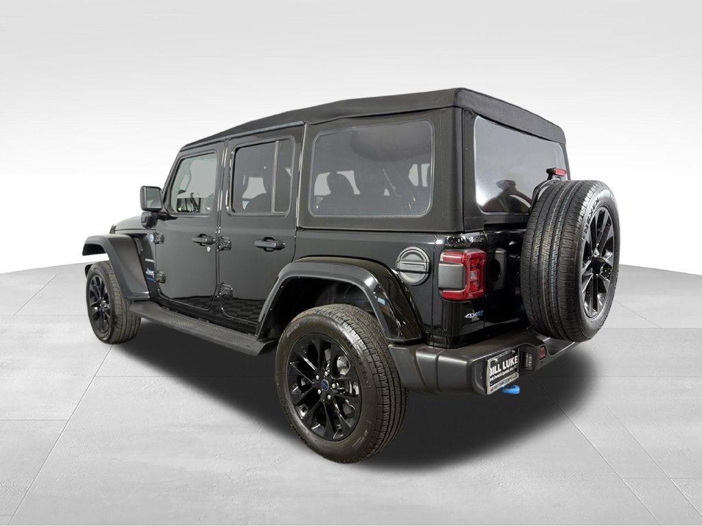 Used 2024 Jeep Wrangler Unlimited Sahara w/ Technology Group AWD/4WD image 9